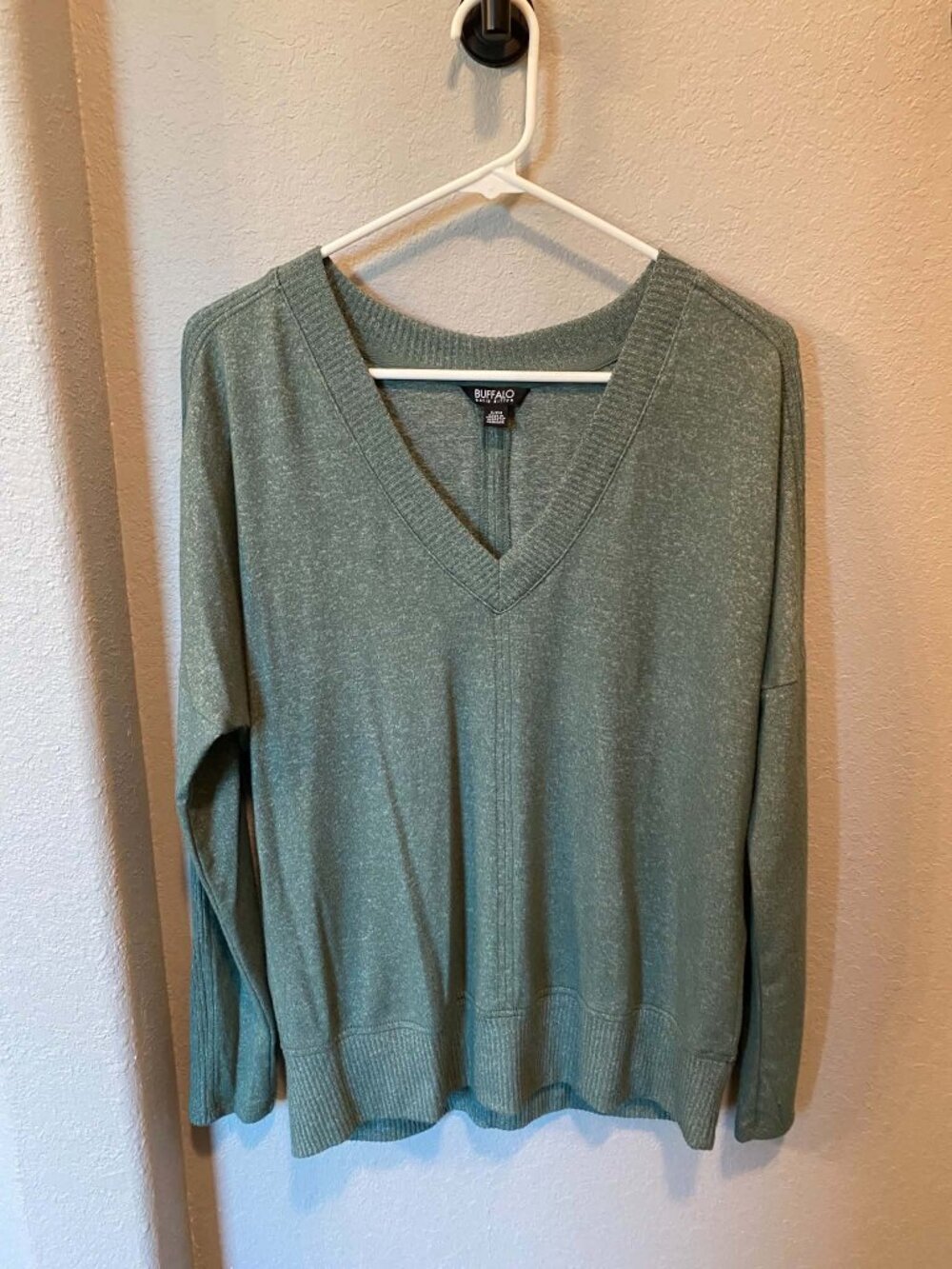 Buffalo Women's V-Neck Long Sleeve Sweater